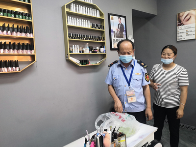 播州區市場監管局強化監管，專項檢查覆蓋不合格化妝品與服裝銷售